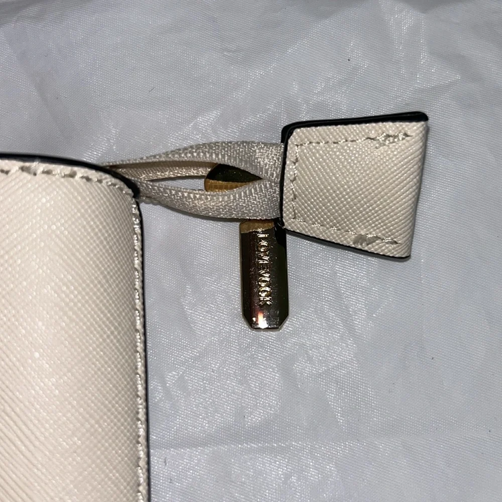 LIKE NEW Lovevook Classic Shoulder Tote Laptop Bag